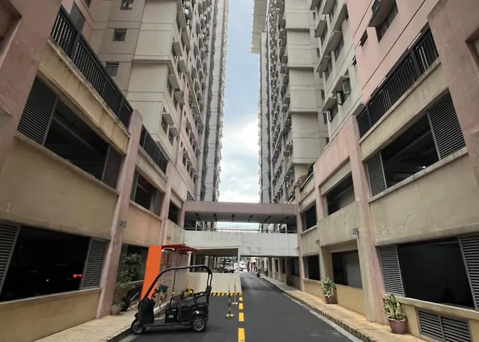 Family-friendly 2br Unit - Near To Everything Apartment Manila